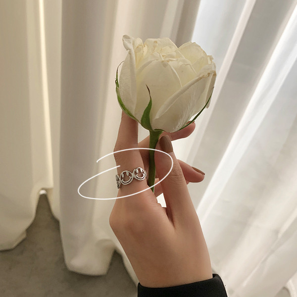 Praegune naiste igapäevane sõrmus