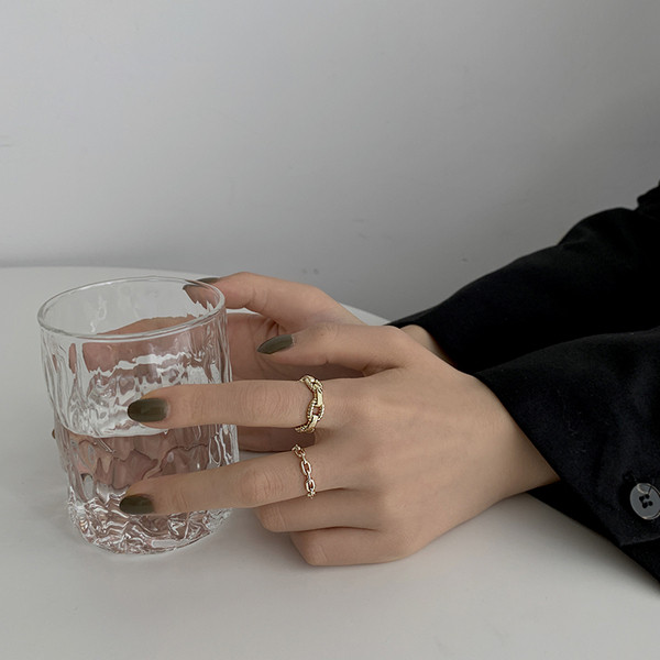 Modern női gyűrű két modellben