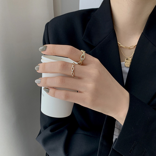 Modern női gyűrű két modellben