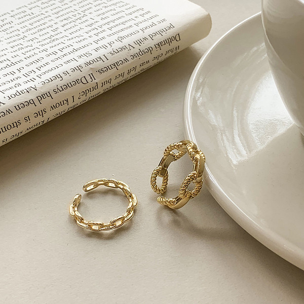 Modern női gyűrű két modellben