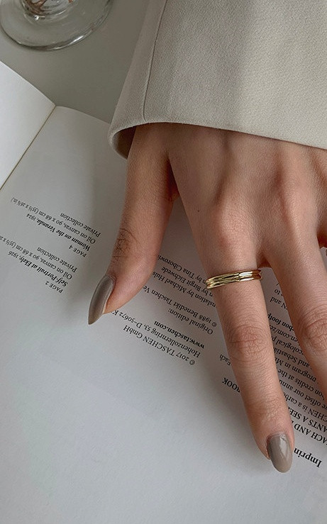 Praegune naiste komplekt kahest dekoratiivpärlitega sõrmusest