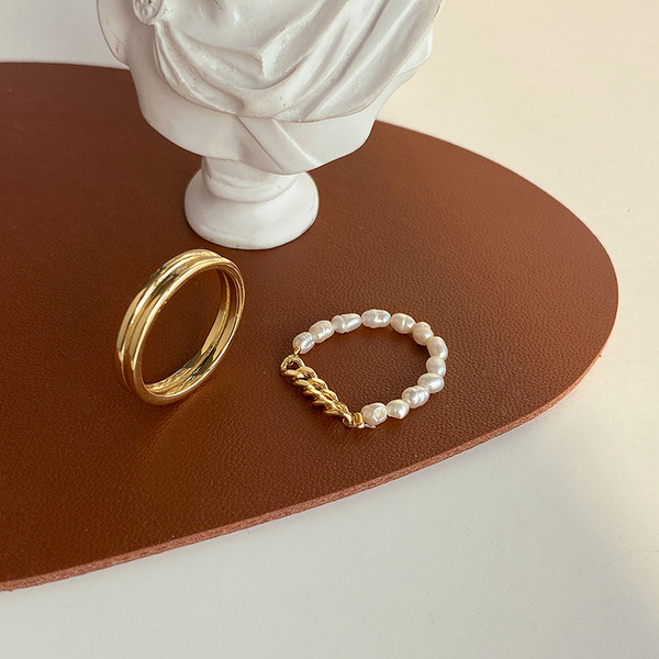 Praegune naiste komplekt kahest dekoratiivpärlitega sõrmusest