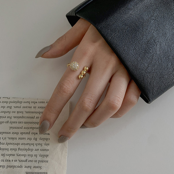 Női gyűrűk kövekkel