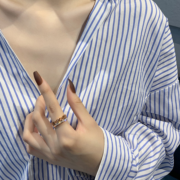 Kahe naiste sõrmuse komplekt tavaline mudel