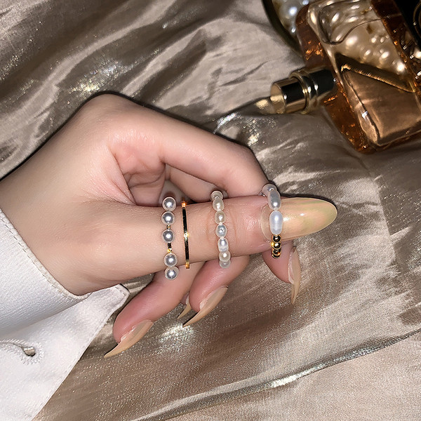 Комплект от дамски пръстени с перли