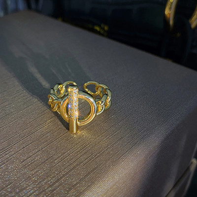 Kahe mudeliga naiste sõrmus dekoratiivkividega