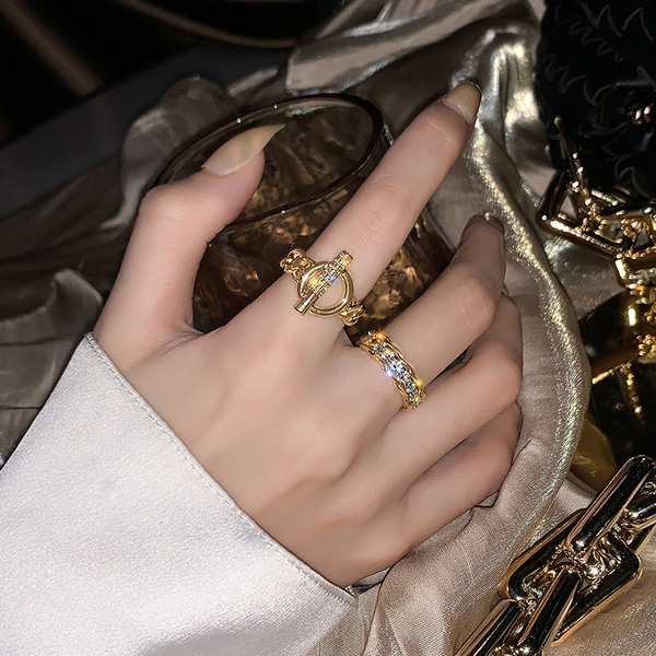 Kahe mudeliga naiste sõrmus dekoratiivkividega