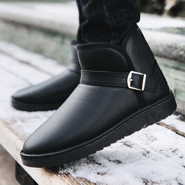 Zimske čizme s toplom postavom i kopčom