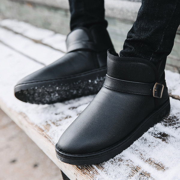 Zimske čizme s toplom postavom i kopčom