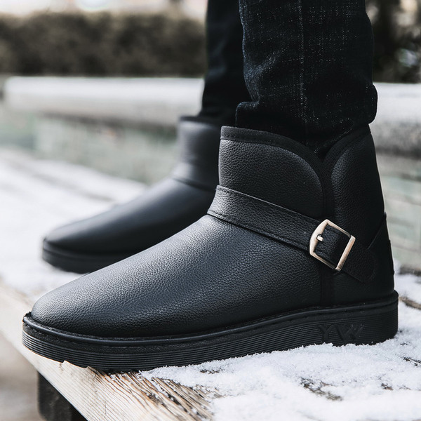 Zimske čizme s toplom postavom i kopčom