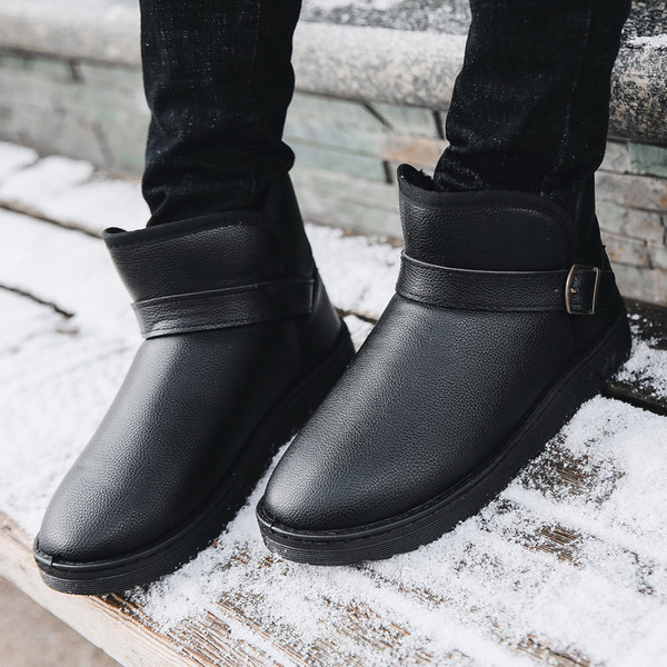 Zimske čizme s toplom postavom i kopčom