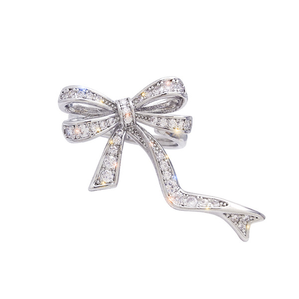 Női topikgyűrű szalaggal és kövekkel