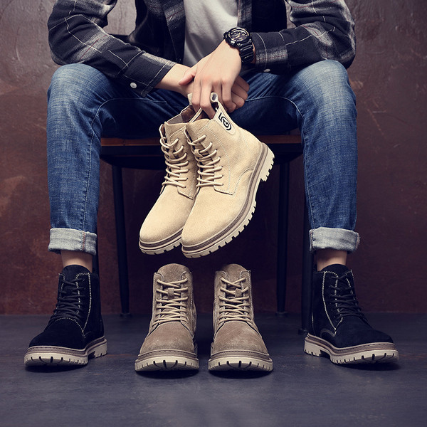 Modern férfi csizma öko velúrból, lapos talppal és fűzővel