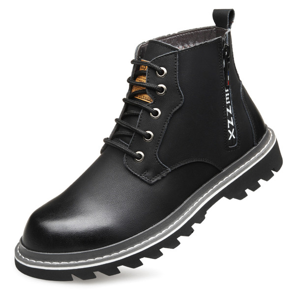 Modern férfi csizma eko bőrből, fekete színű felirattal