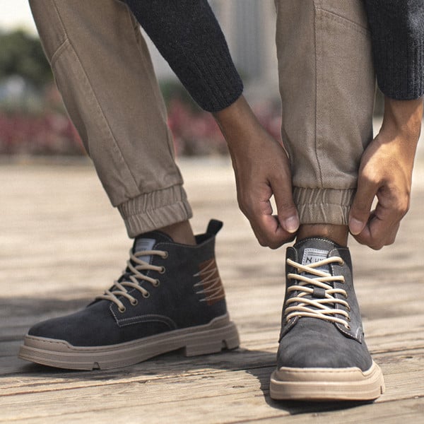 Stílusos férfi cipő eco velúrból, fűzővel