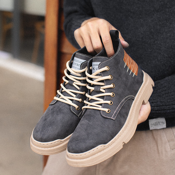 Stílusos férfi cipő eco velúrból, fűzővel