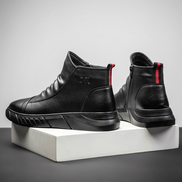 Modern férfi bőrcsizma lapos talppal és cipzárral