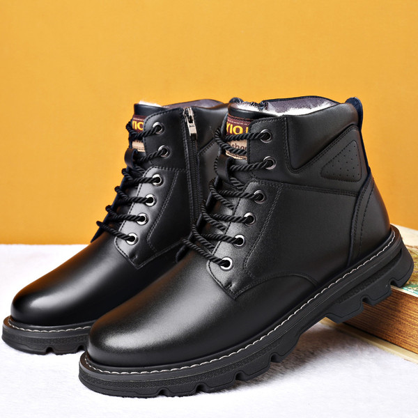 Eko bőrből készült modern férfi csizma lapos talppal és fűzővel