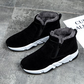 Modern férfi csizma cipzárral és meleg béléssel - két modell