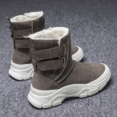 Aktuális férfi csizma durva talppal, puha béléssel több modellben