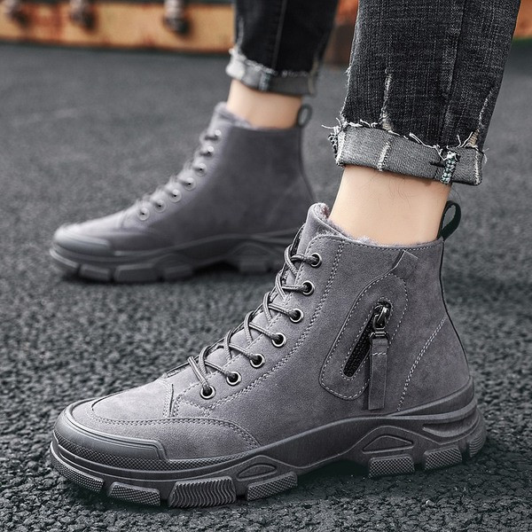 Új őszi-téli csizma modell durva talppal