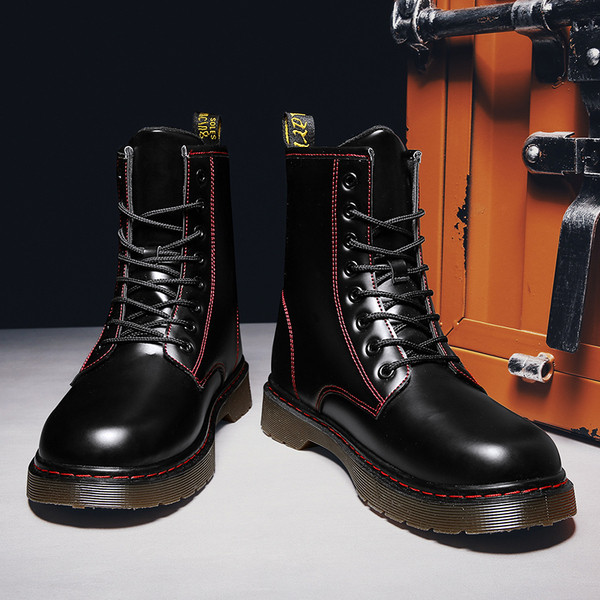 Férfi fekete csizma fűzővel és lapos talppal