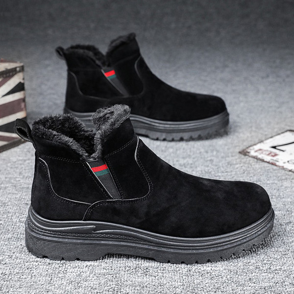 Téli férfi csizma meleg béléssel és durva talppal