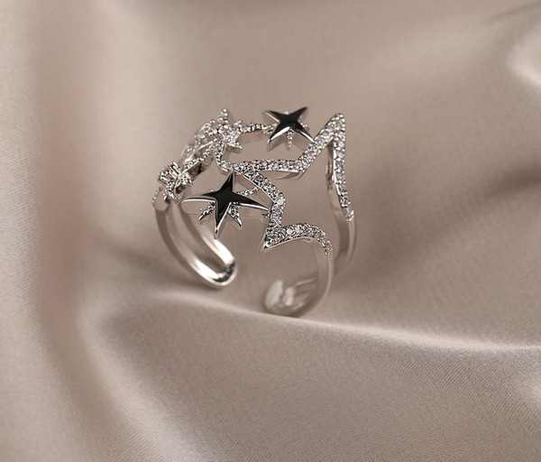 Igapäevane naiste sõrmus tähtede ja dekoratiivkividega