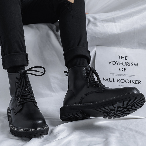 Lameda talla ja paeltega mustad meeste nahast saapad