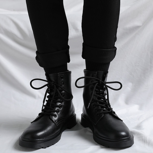 Modern férfi kubai csizma fűzővel