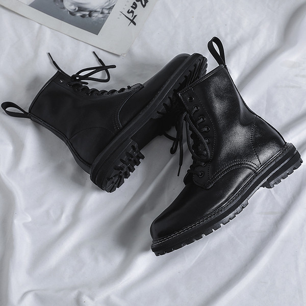 Kubai férfi bőrcsizma fűzővel