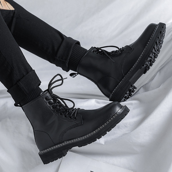 Eko-nahast vabaaja saapad lameda talla ja paeltega