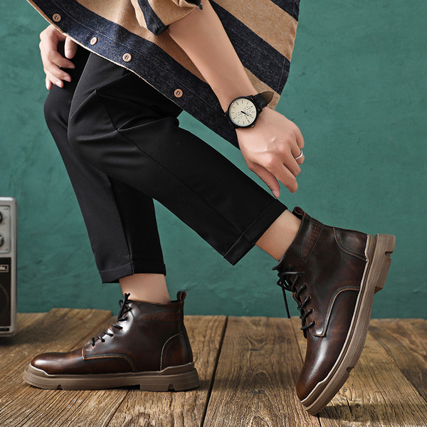 Moderne muške čizme na pertlu - od eko kože