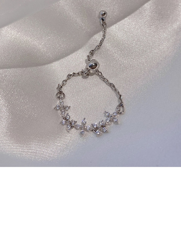 Stílusos női vékony gyűrű díszkövekkel