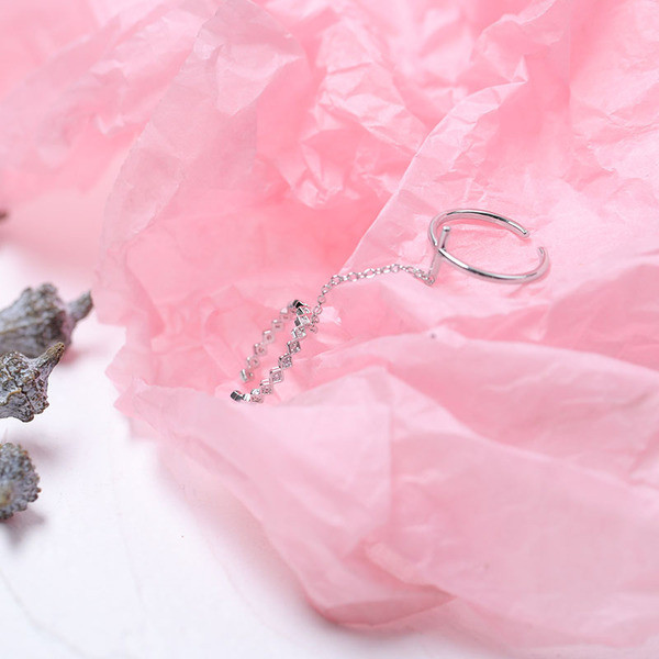 Γυναικείο καθημερινό δαχτυλίδι με αλυσίδα και διακοσμητικές πέτρες