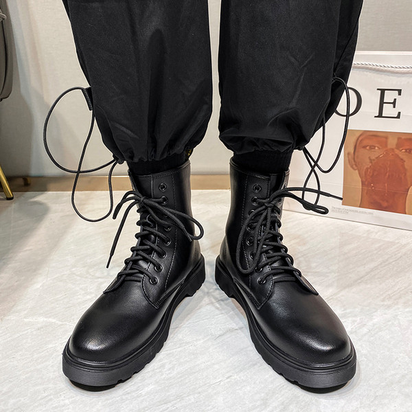 Meeste vabaaja saapad ökonahast lameda talla ja paeltega