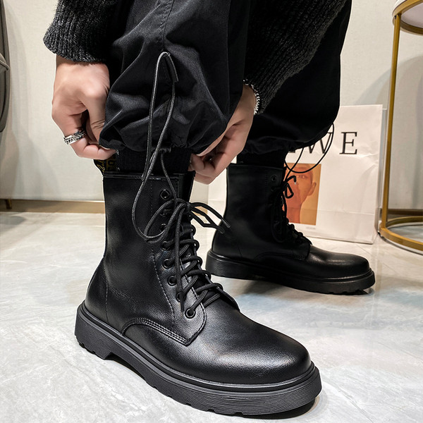 Meeste vabaaja saapad ökonahast lameda talla ja paeltega