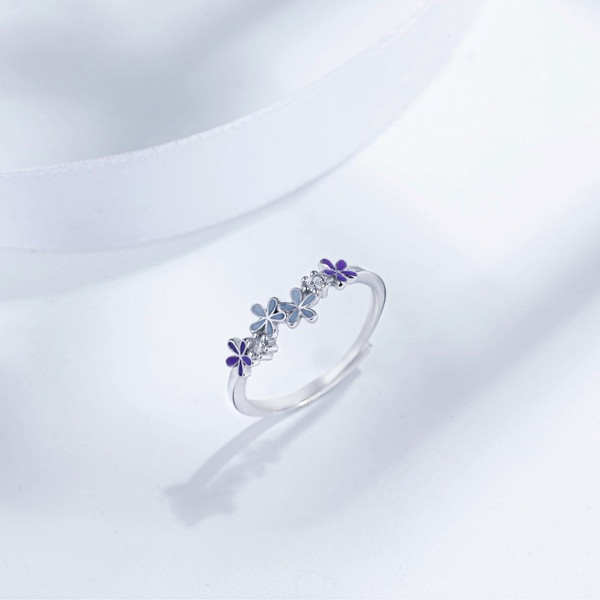 Naiste õhuke igapäevane lilledega sõrmus