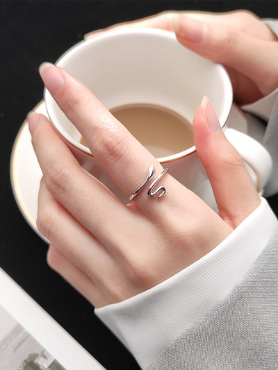 Дамски ежедневен тънък пръстен изчистен модел