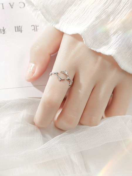 Naiste aktuaalne sõrmus sale mudel