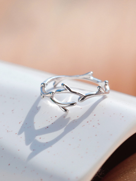 Naiste aktuaalne sõrmus sale mudel