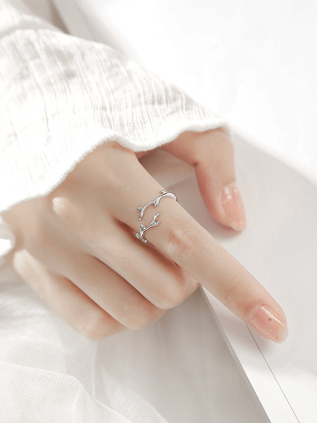 Naiste aktuaalne sõrmus sale mudel