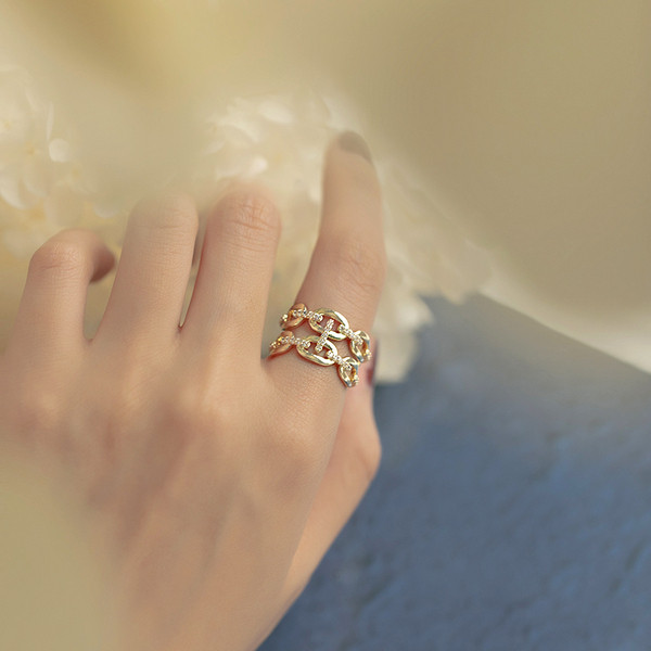 Стилен дамски пръстен широк модел