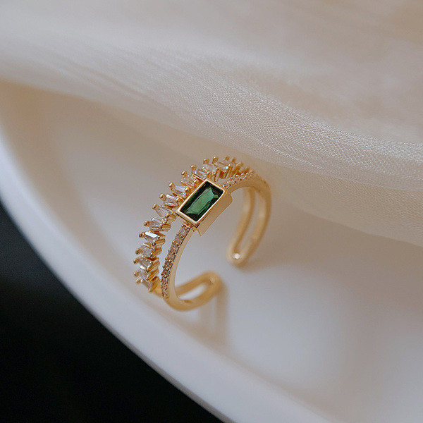 Elegantne kiviga naiste sõrmus