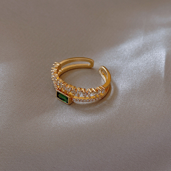 Elegantne kiviga naiste sõrmus