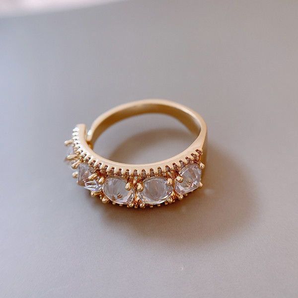 Női gyűrű széles modell díszkövekkel