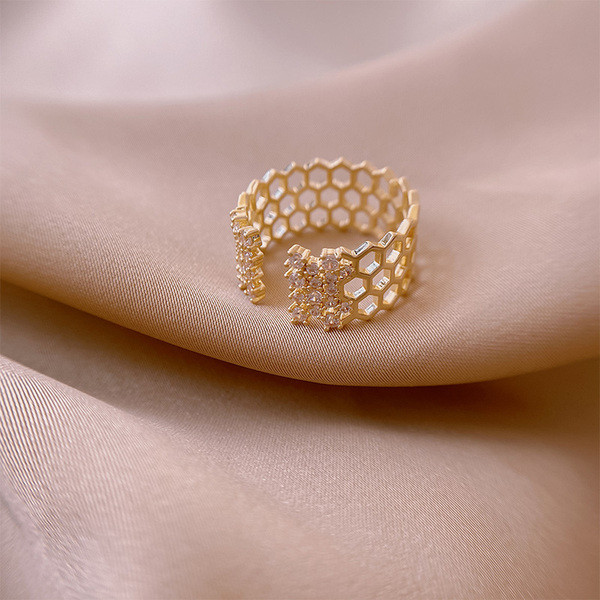 Széles modell női gyűrű