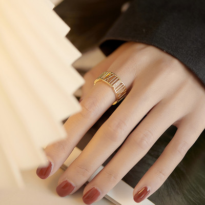 Широк модел дамски модерен пръстен