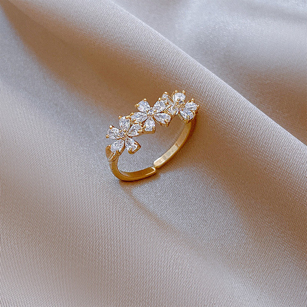 Naiste kaasaegne lillede ja dekoratiivkividega sõrmus