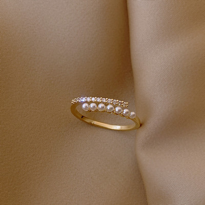 Дамски стилен пръстен тънък модел с декоративни перли